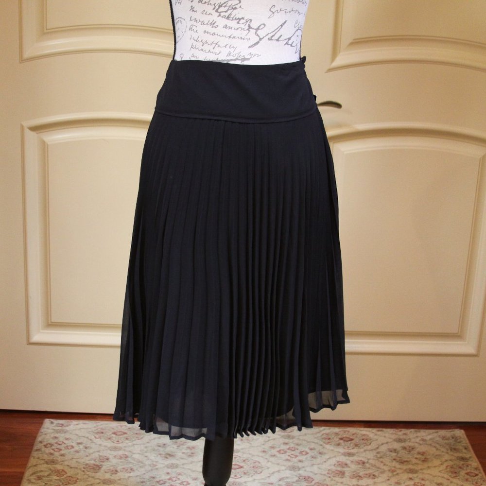 Black midi ruffle skirt